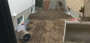margelle - INSTALLATION D'UNE MARGELLE, TRAVAUX D'EXCAVATION RÉALISÉS À BOUCHERVILLE